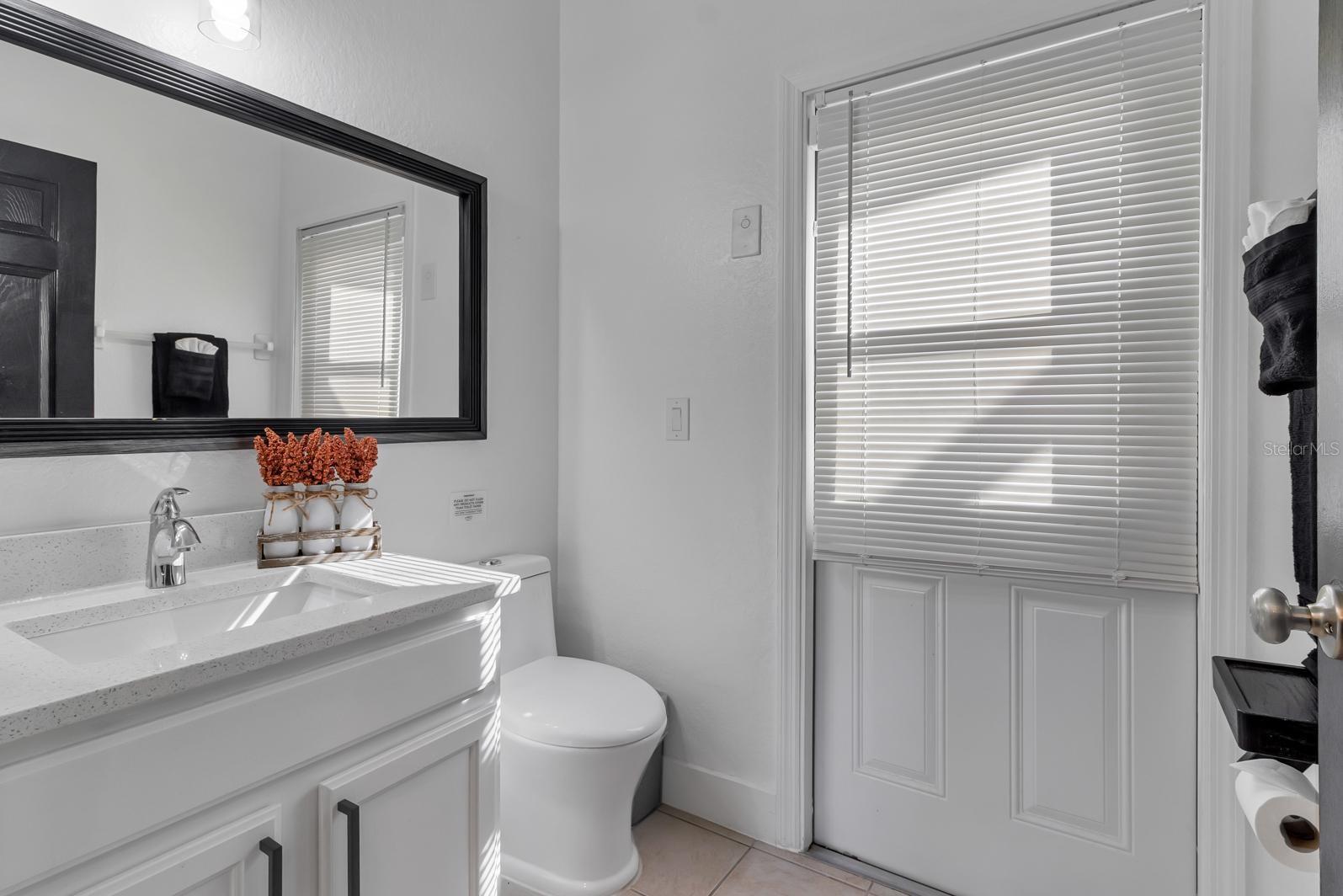 HIGH GROVE UNIT 02 - Residential Lease