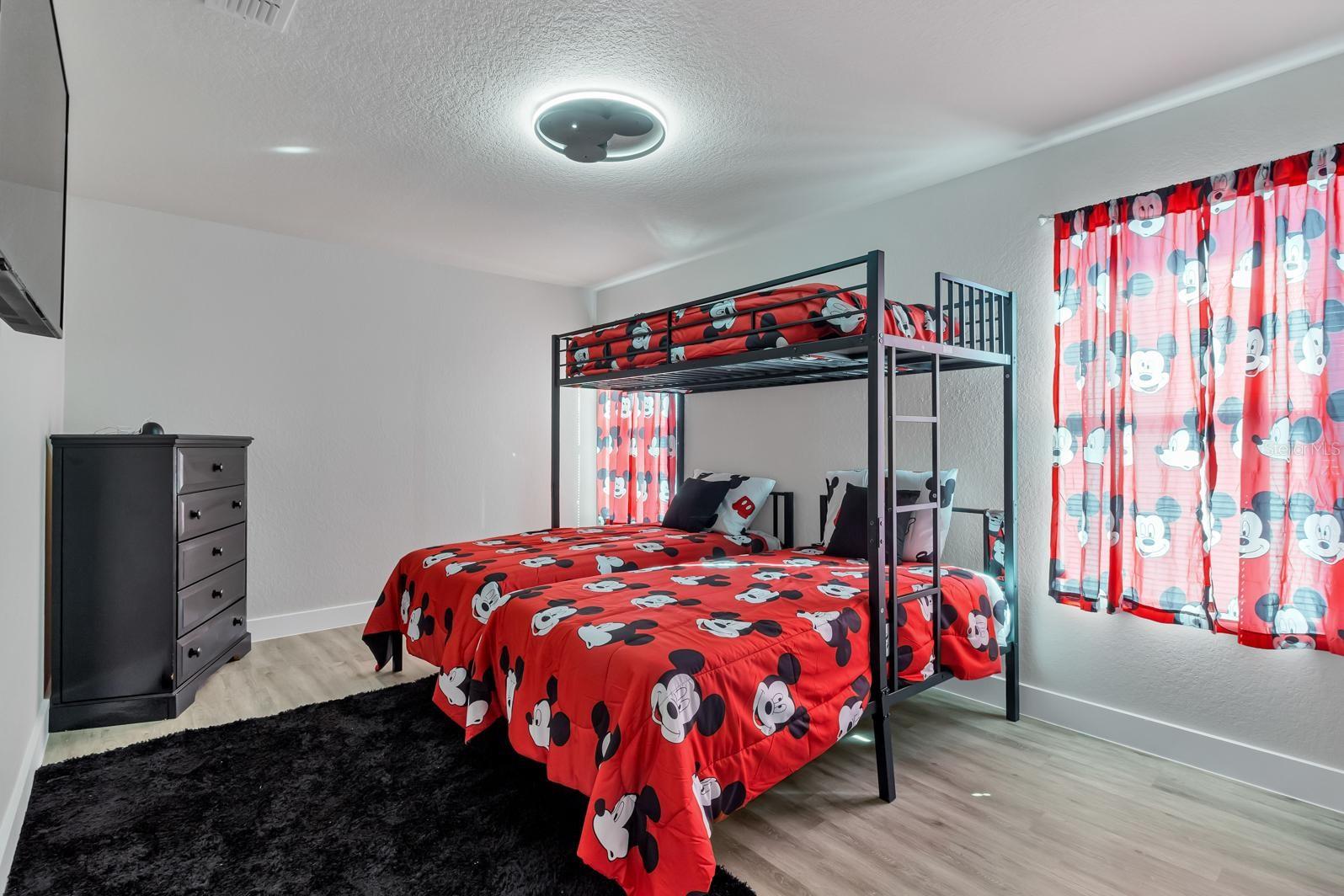 HIGH GROVE UNIT 02 - Residential Lease