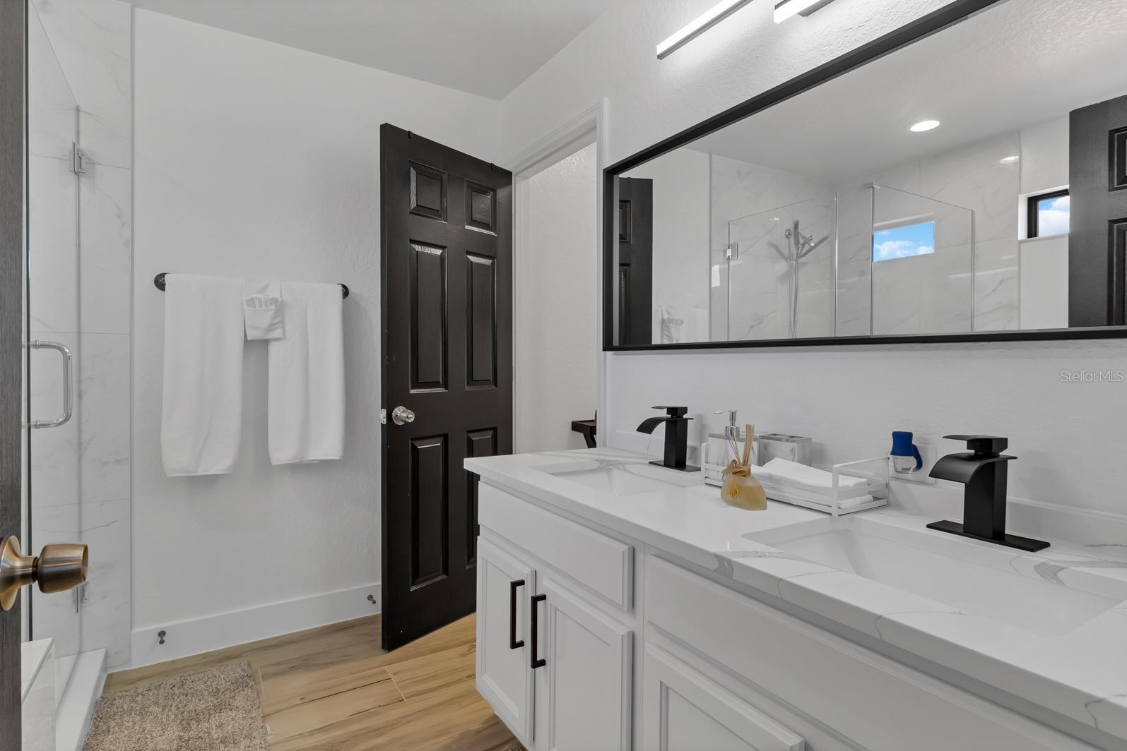 HIGH GROVE UNIT 02 - Residential Lease