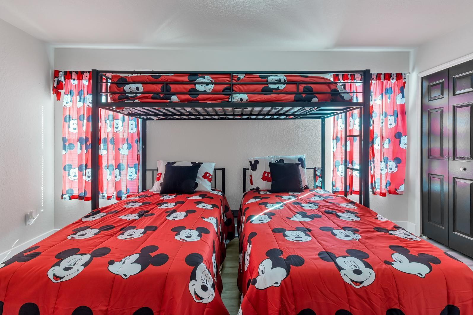 HIGH GROVE UNIT 02 - Residential Lease