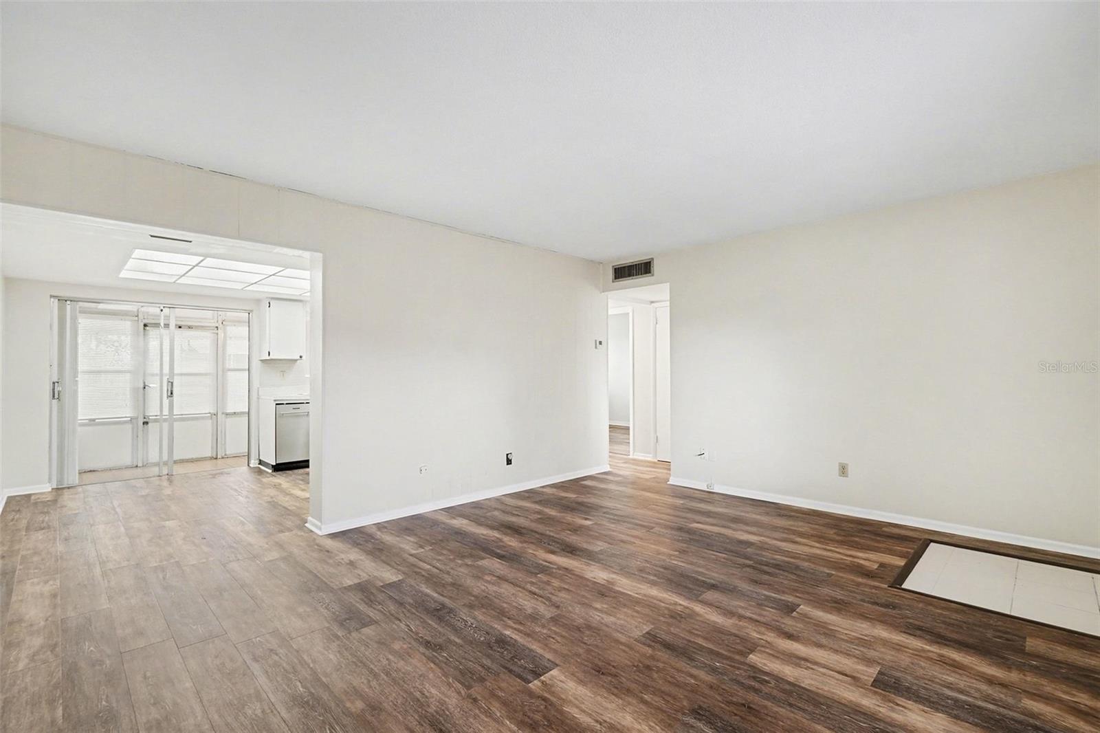 FAIRWAYS CONDO PH 01 - Residential