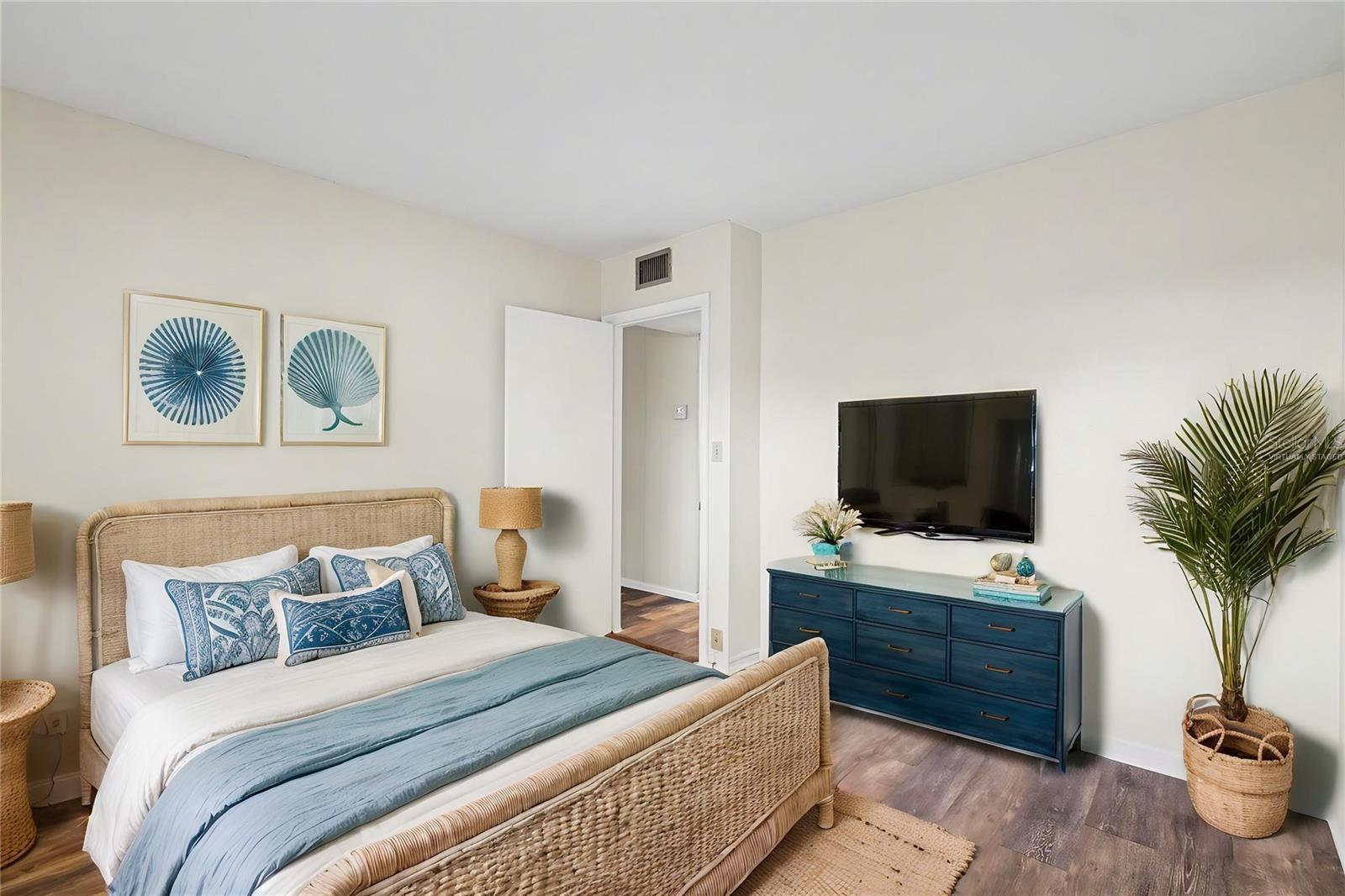 FAIRWAYS CONDO PH 01 - Residential