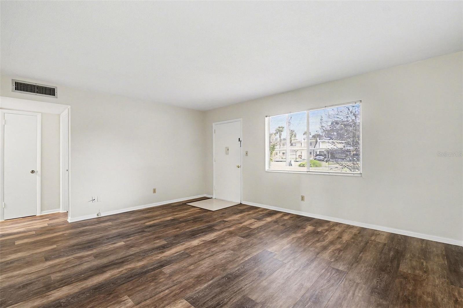 FAIRWAYS CONDO PH 01 - Residential