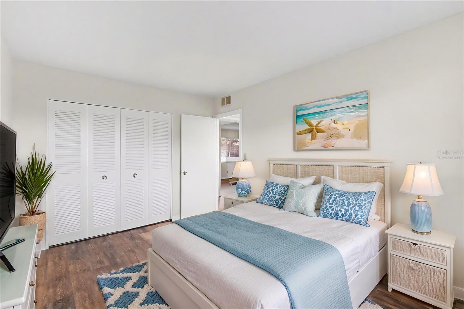 FAIRWAYS CONDO PH 01 - Residential