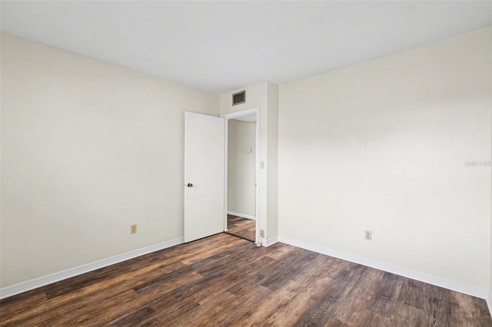 FAIRWAYS CONDO PH 01 - Residential