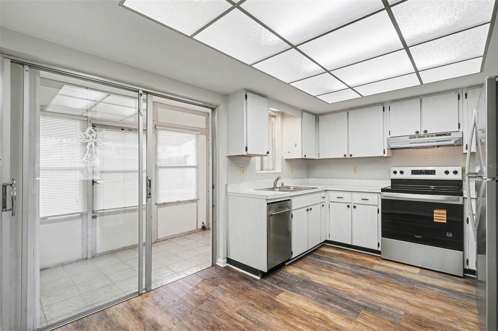 FAIRWAYS CONDO PH 01 - Residential