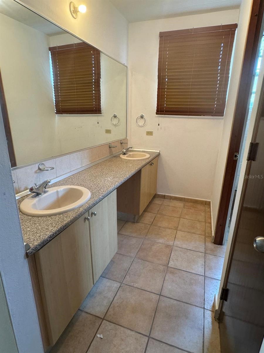 COSTA DORADA - Residential