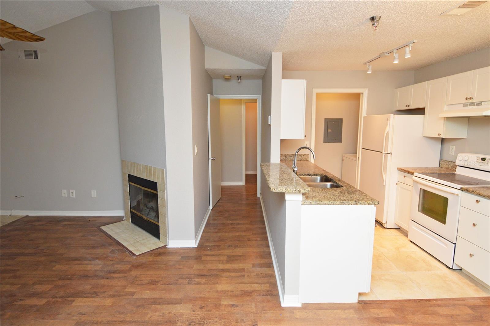 ITOPIA PRIVATE RESIDENCES CONDO - Residential Lease