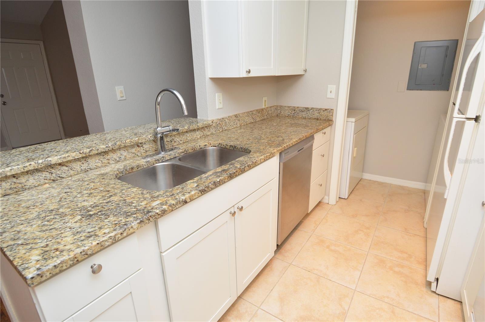 ITOPIA PRIVATE RESIDENCES CONDO - Residential Lease