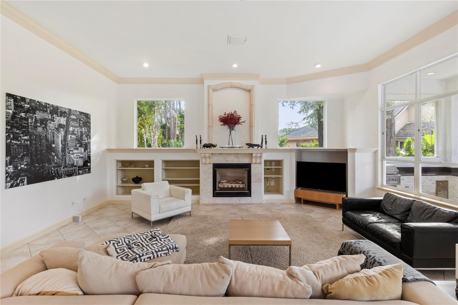 HEATHROW WOODS - Residential