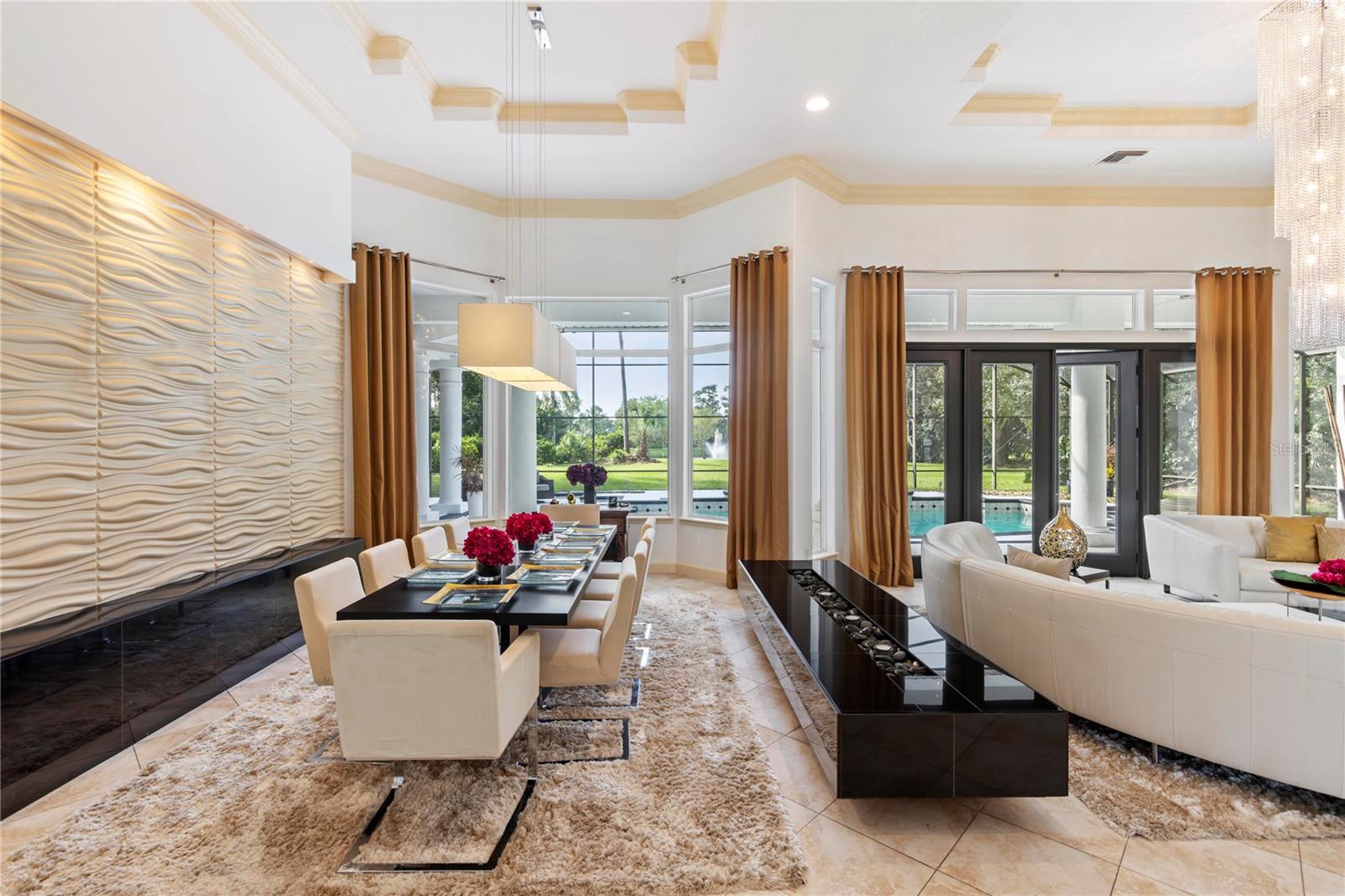 HEATHROW WOODS - Residential