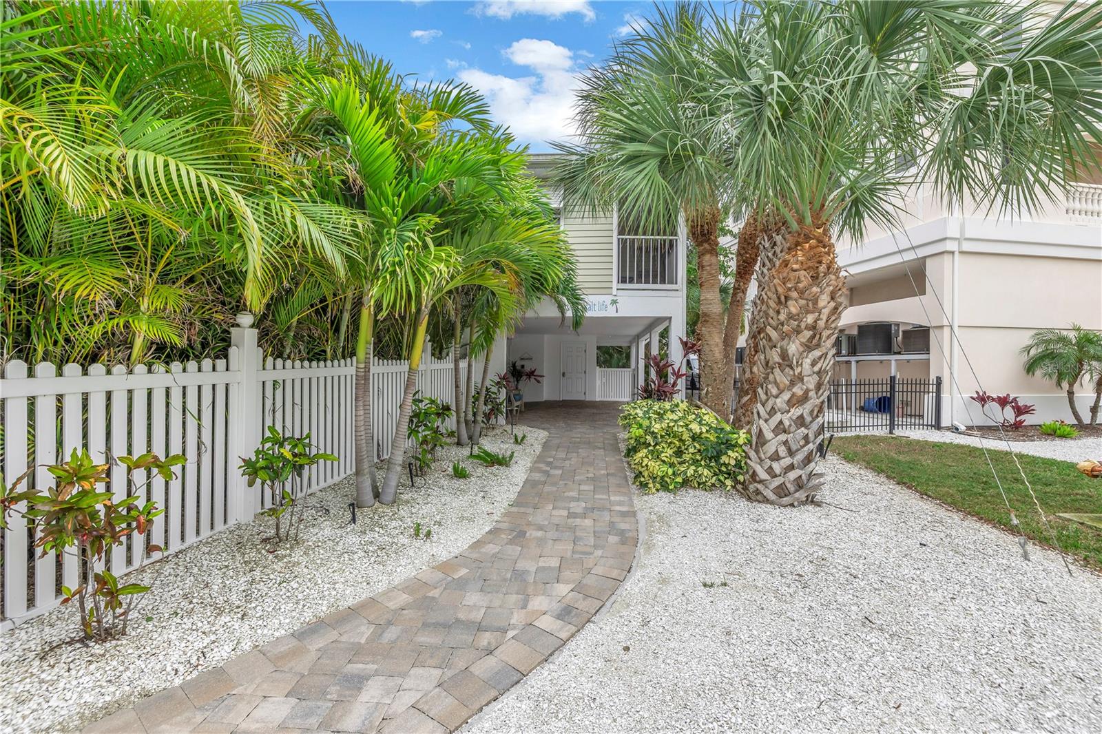 SARASOTA BEACH - Residential