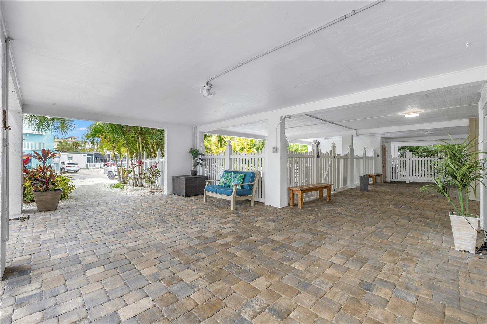 SARASOTA BEACH - Residential