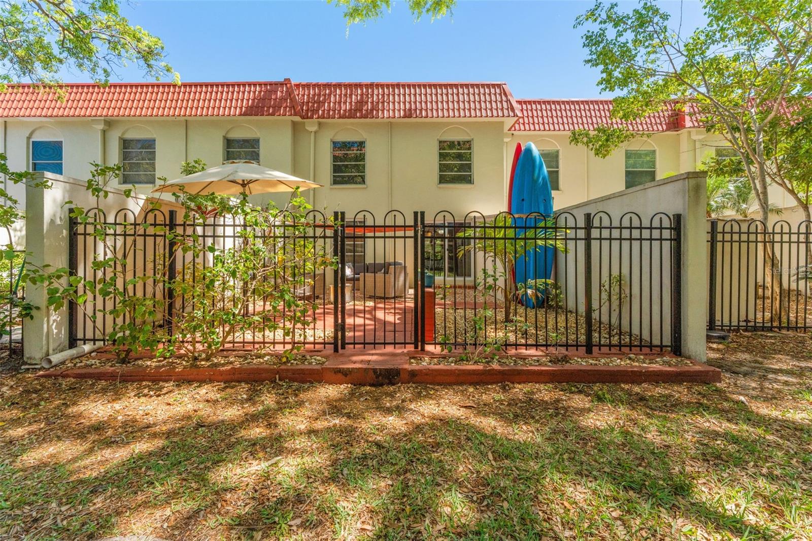 MEDITERRANEAN MANORS - Residential