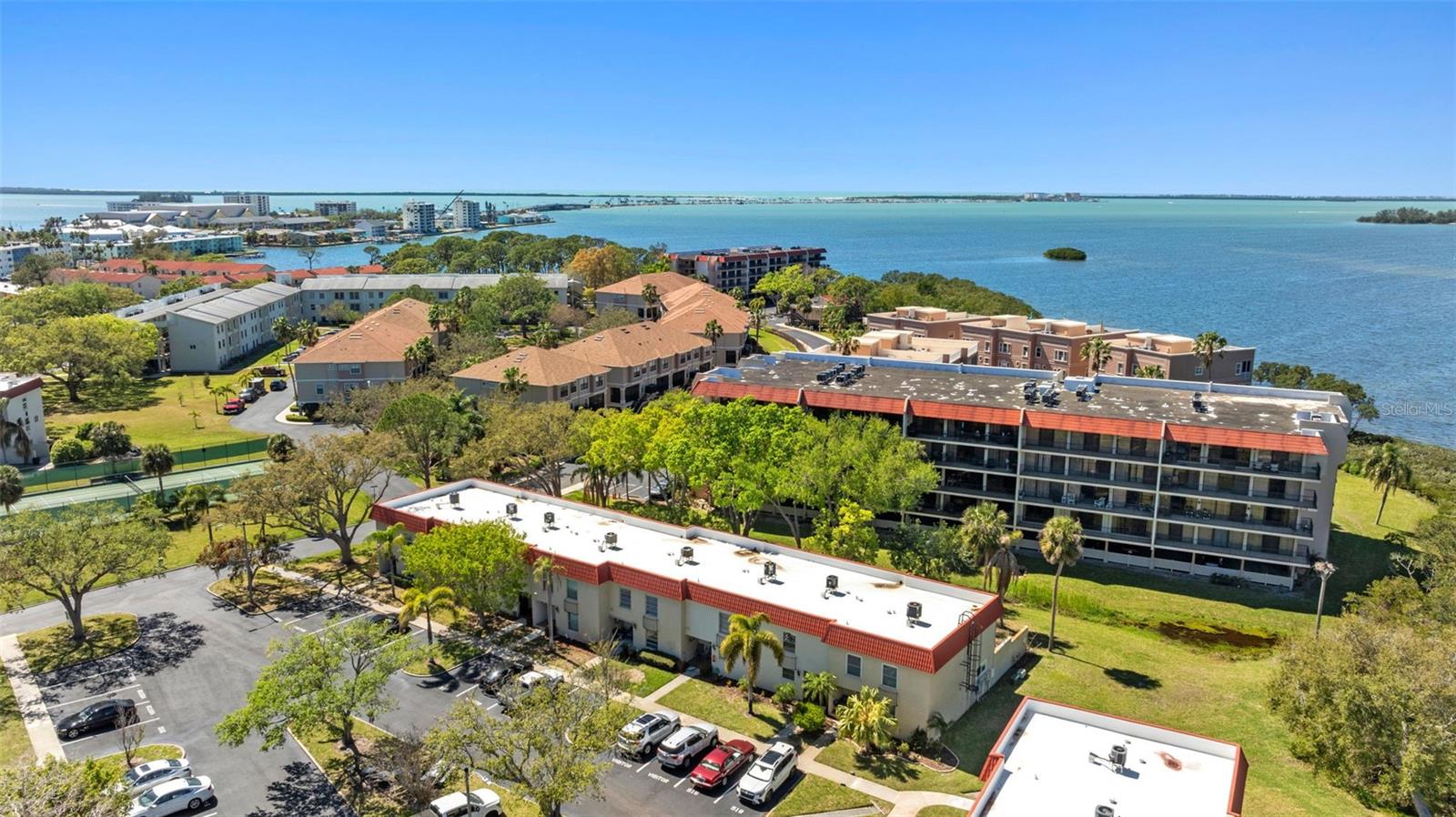 MEDITERRANEAN MANORS - Residential