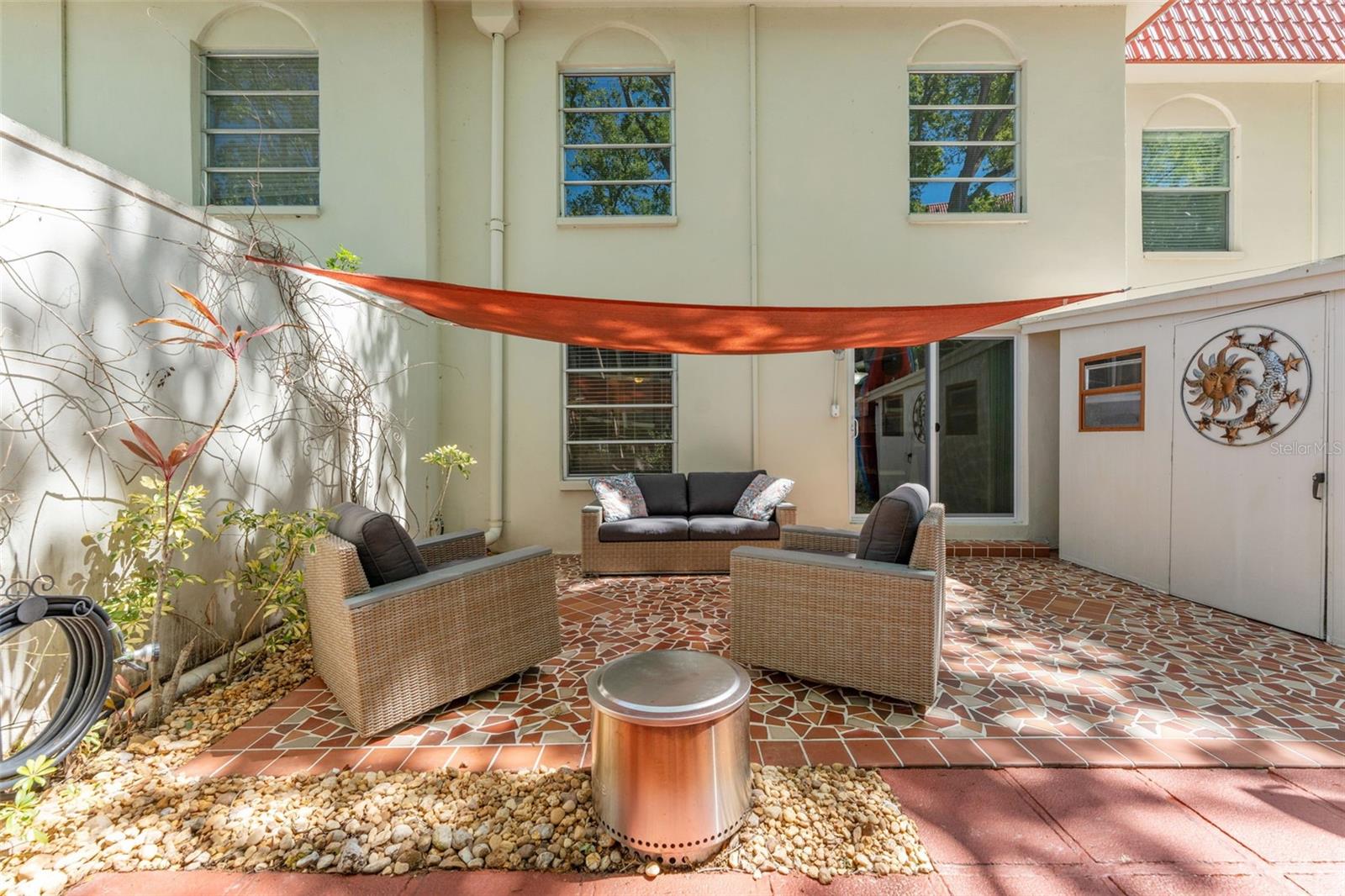 MEDITERRANEAN MANORS - Residential