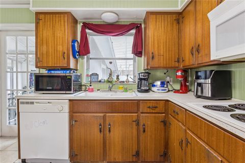 Tiny photo for 1400 Spartan Avenue, Leesburg, FL 34748 (MLS # G5114453)