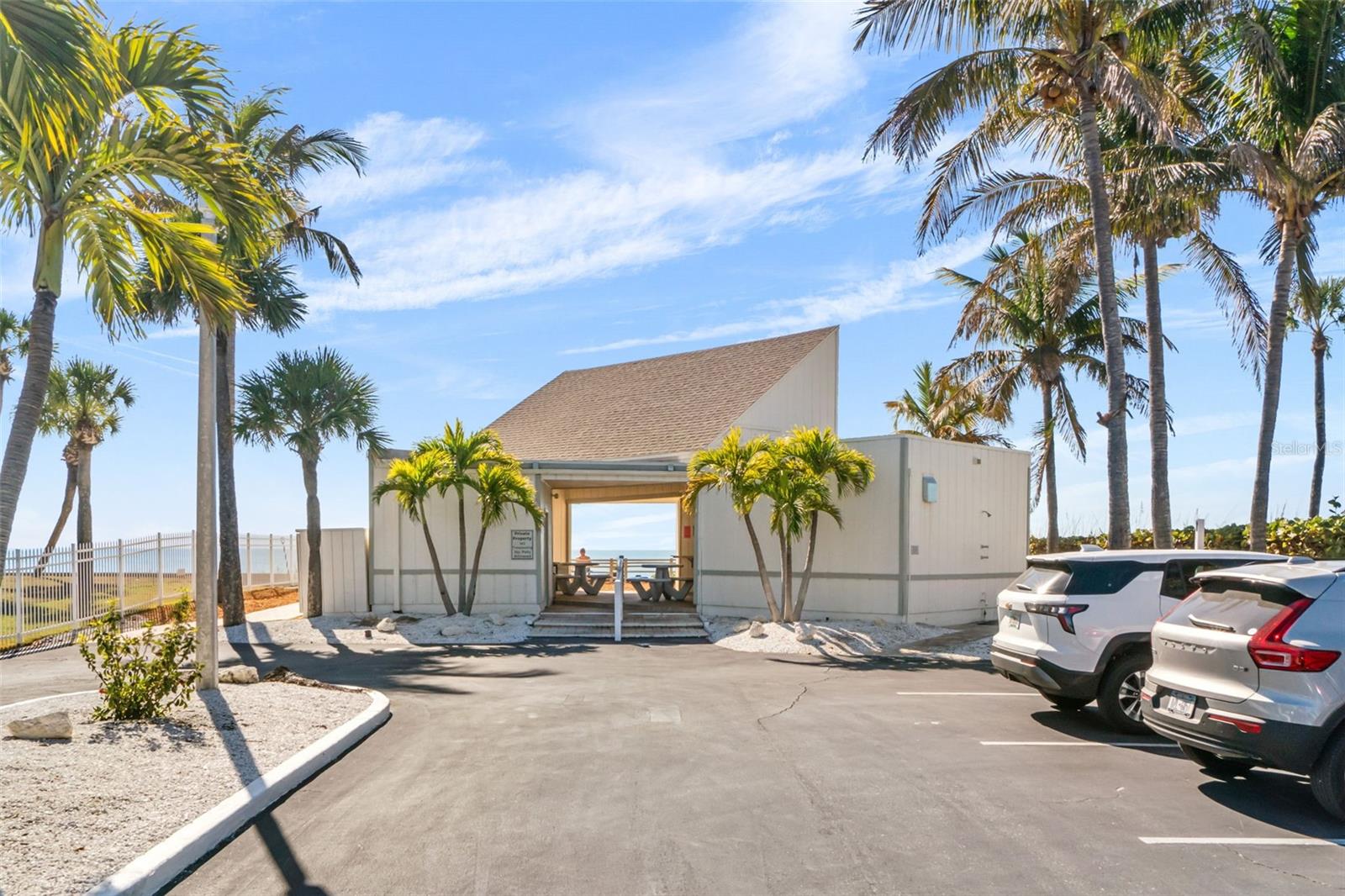 SUTTON PLACE - Residential