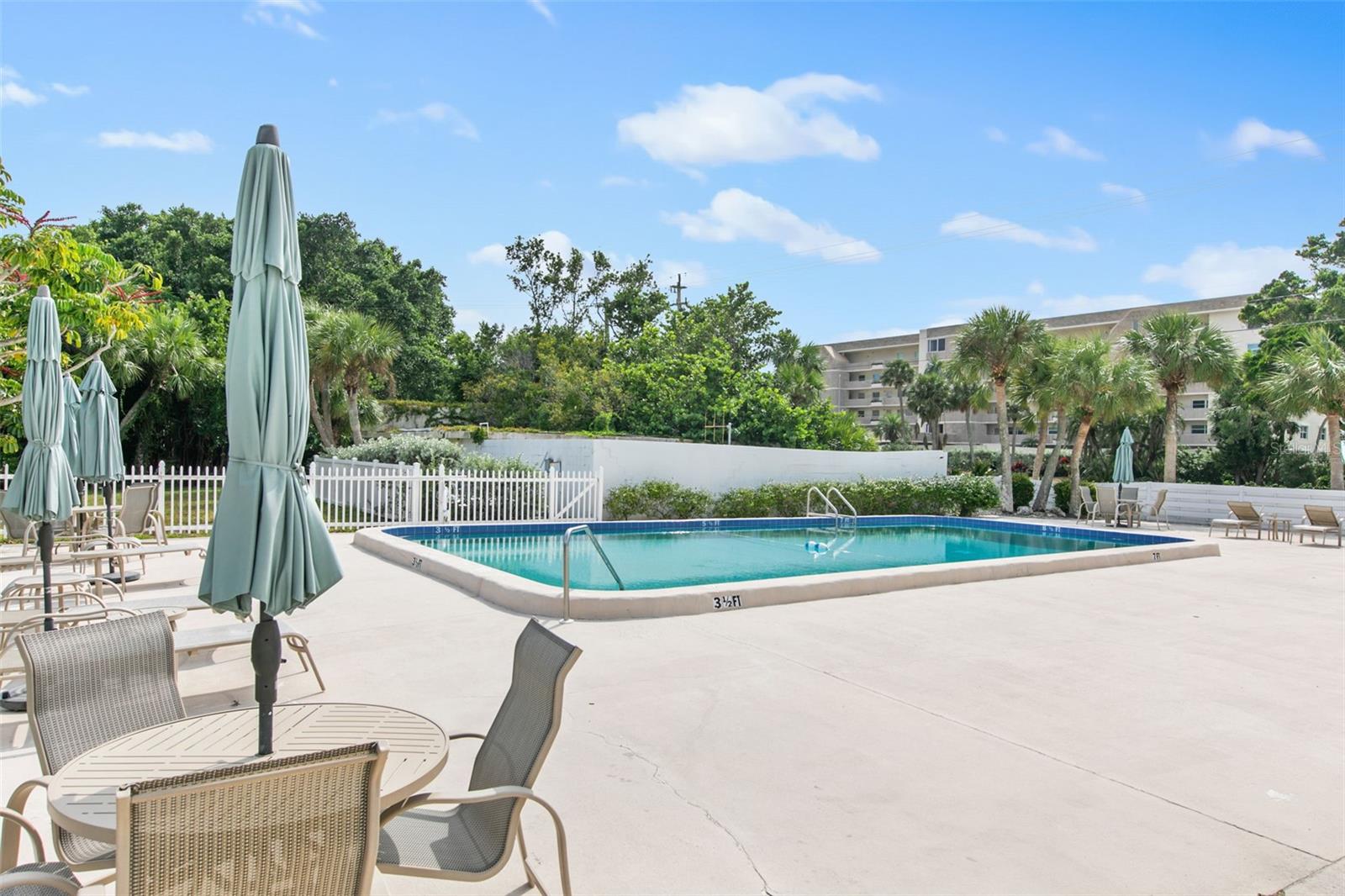 SUTTON PLACE - Residential