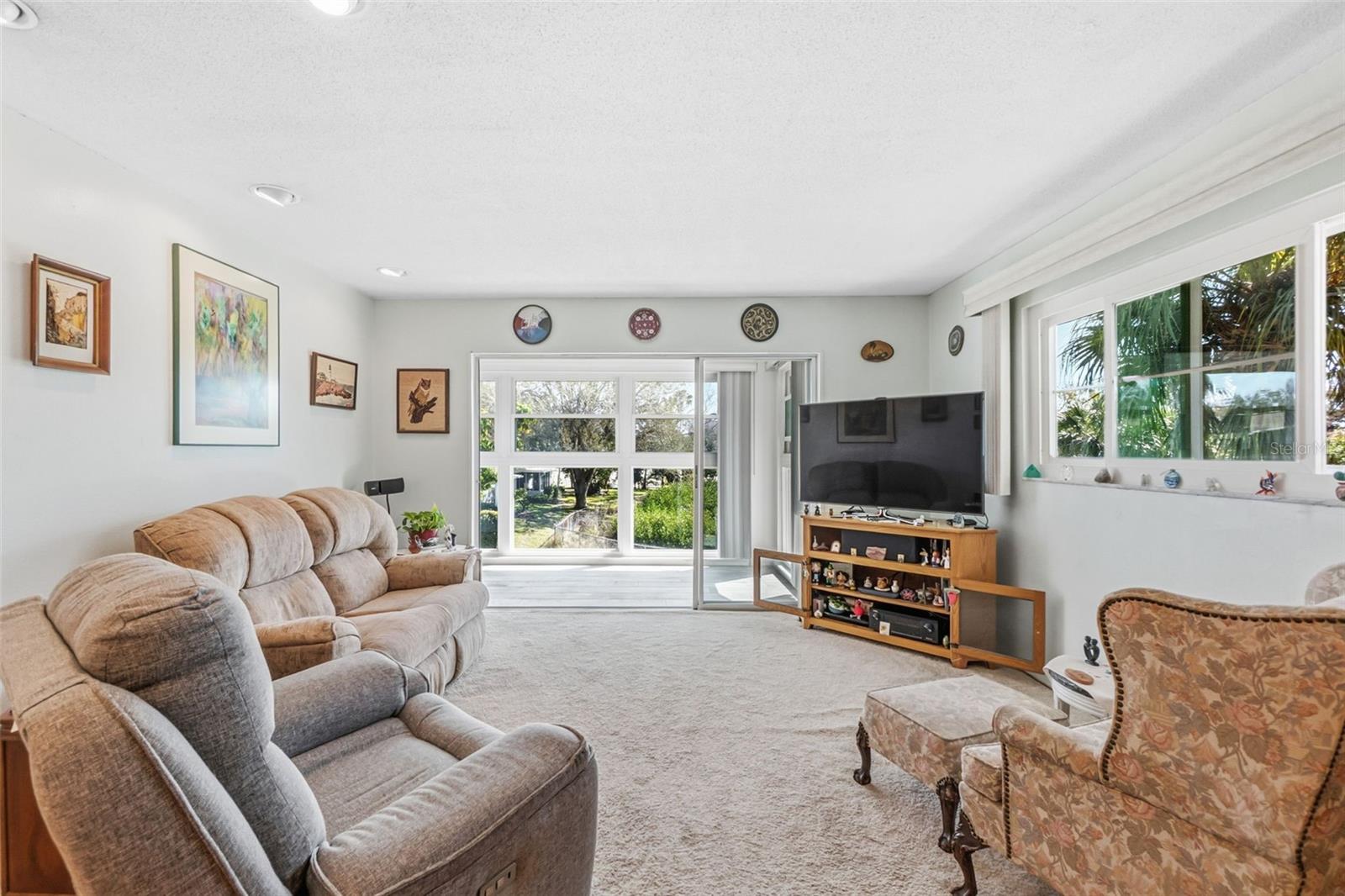 SUTTON PLACE - Residential