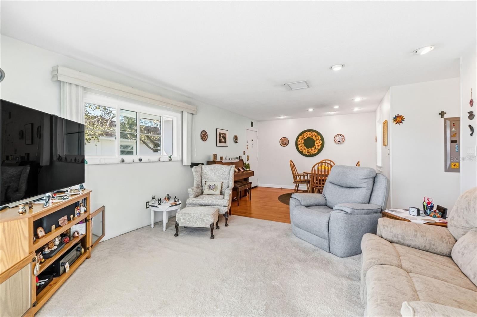 SUTTON PLACE - Residential