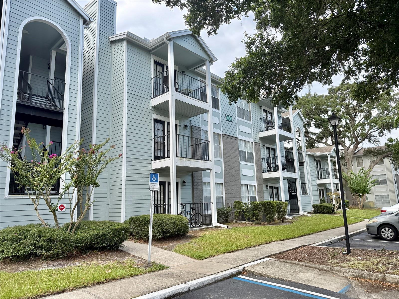 2550 N ALAFAYA TRAIL 2111
