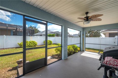 A home in AUBURNDALE