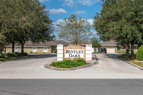 A home in AUBURNDALE