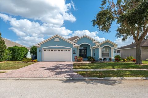 A home in AUBURNDALE