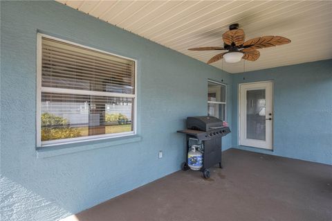 A home in AUBURNDALE