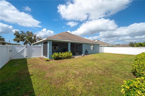 A home in AUBURNDALE