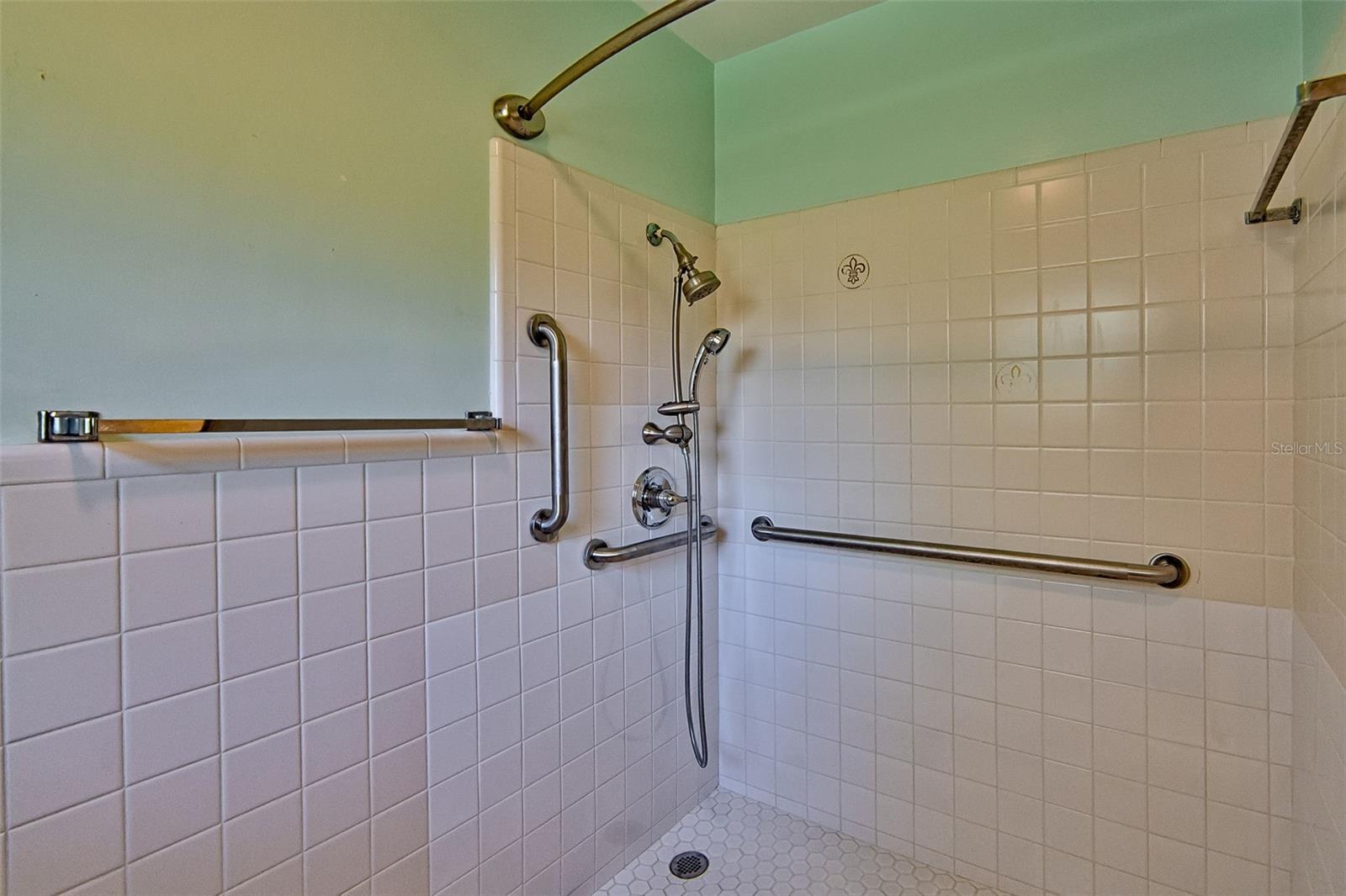 RIDGEWOOD SUB - Residential