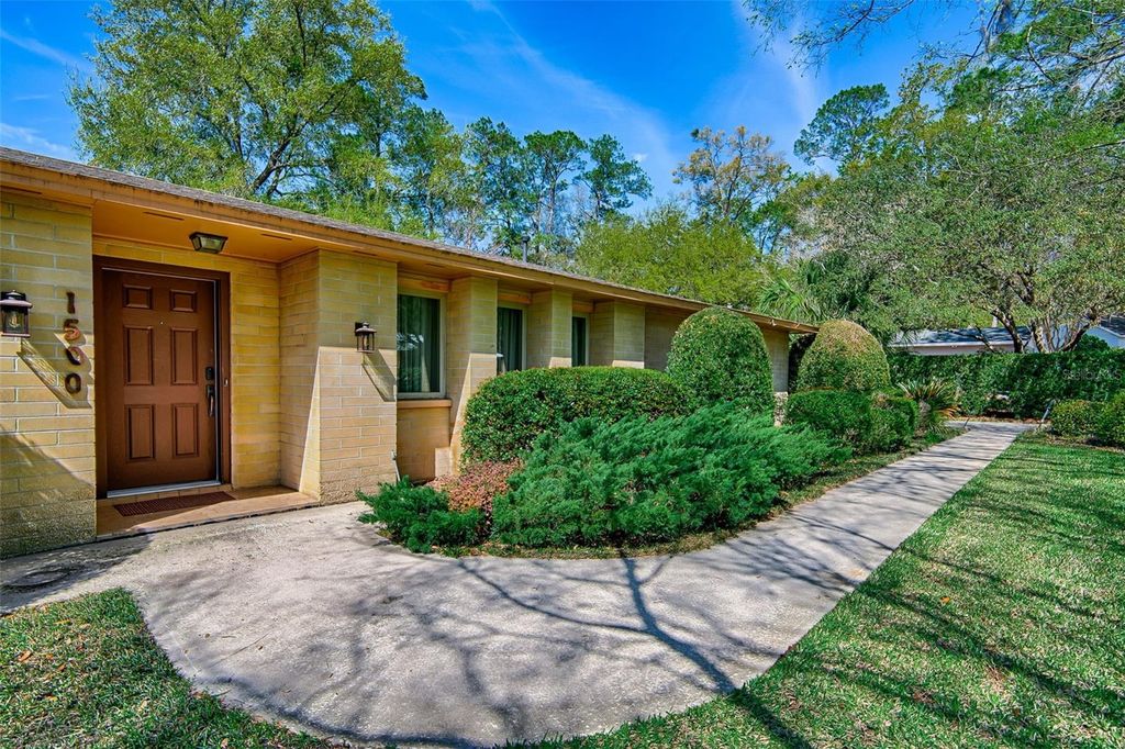 Photo of 1500 NW 30th Street, Gainesville, FL 32605 (MLS # GC538474)