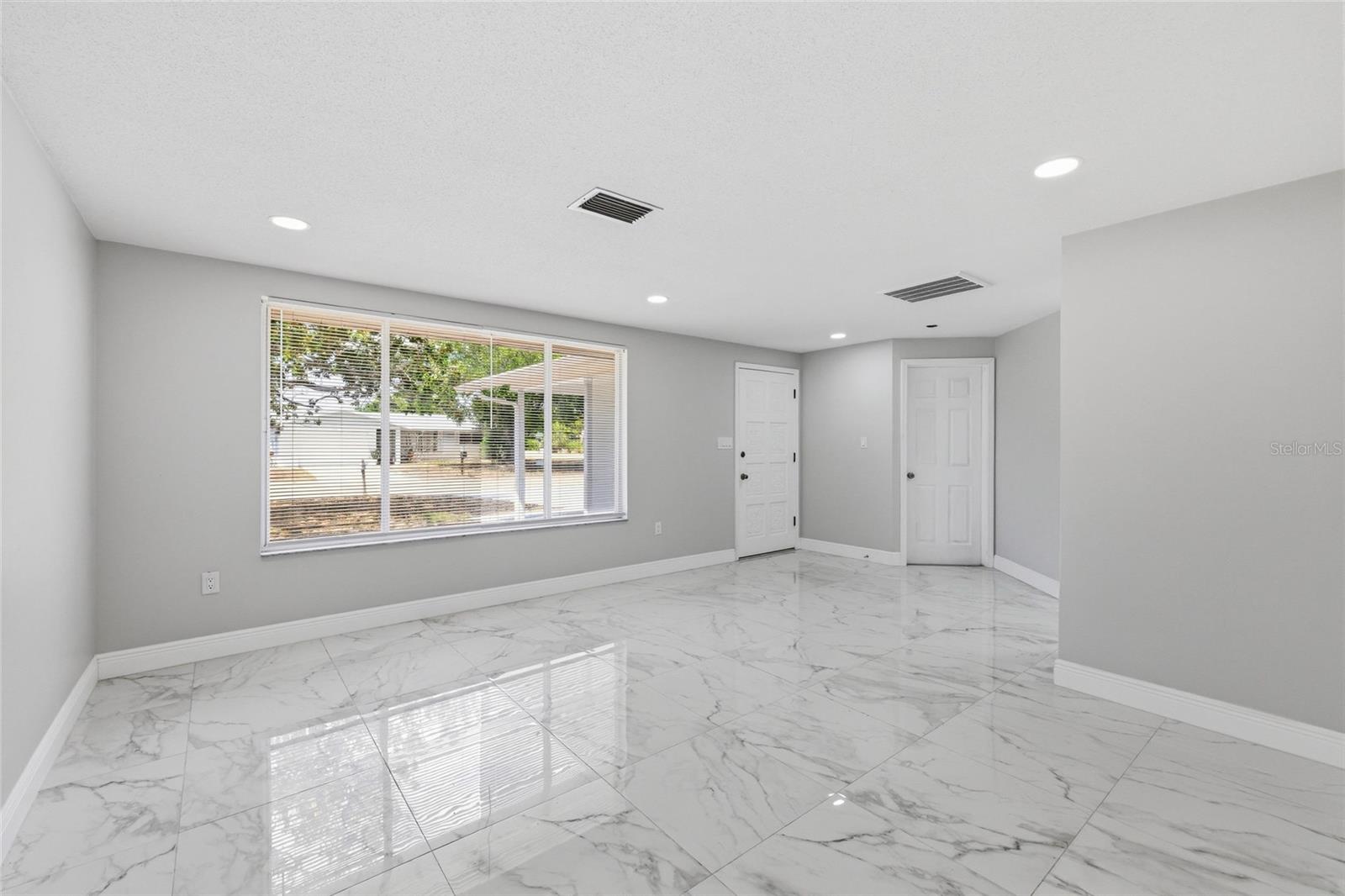 JASMINE LAKES - Residential