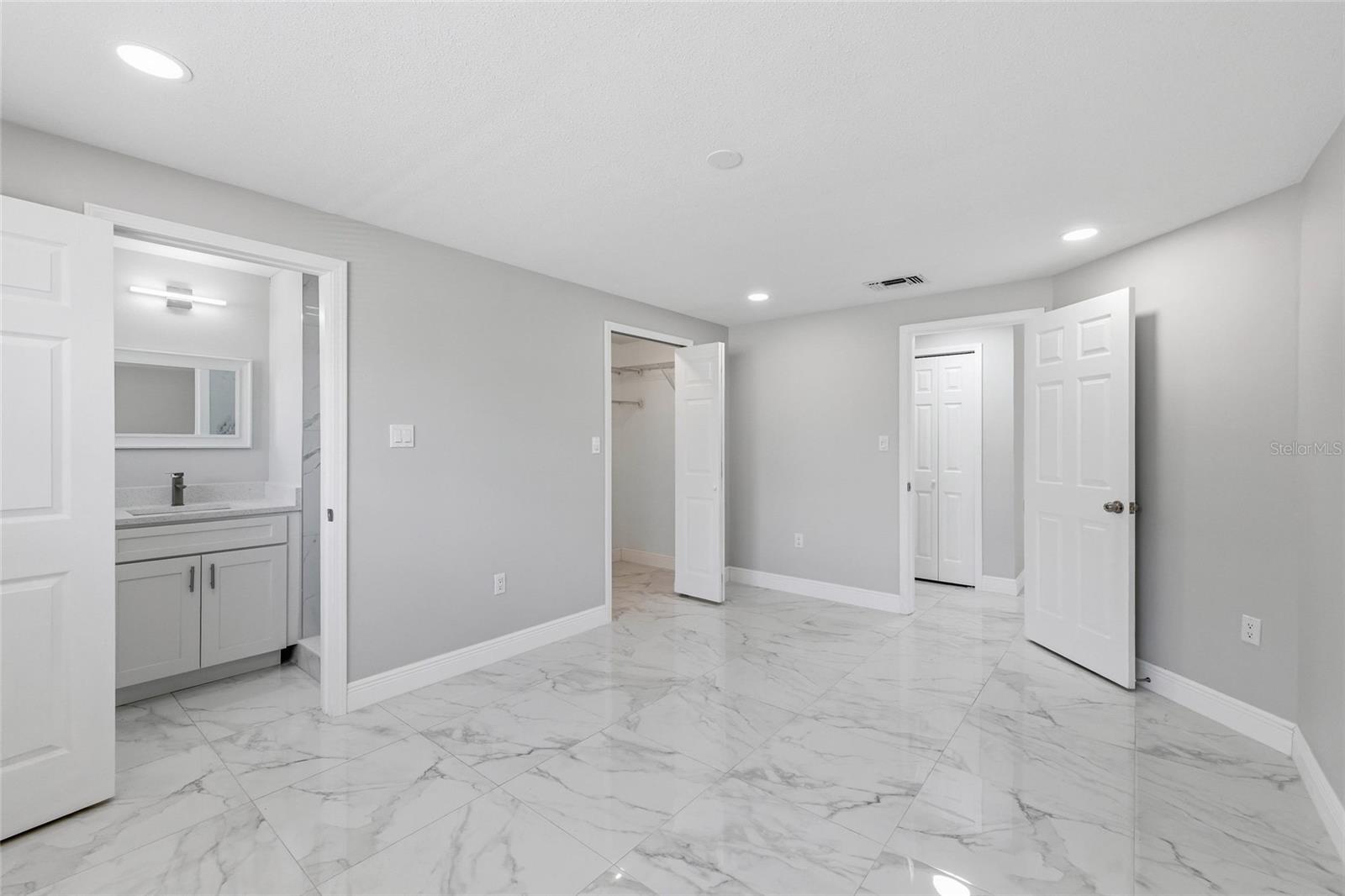 JASMINE LAKES - Residential