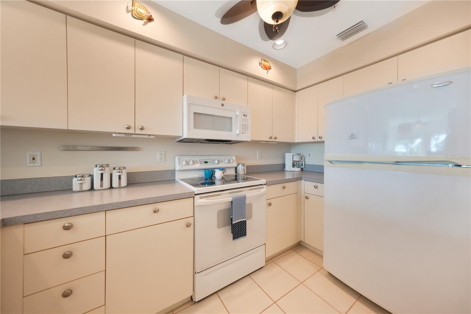 HARBOR TOWERS AT BURNT STORE - Residential