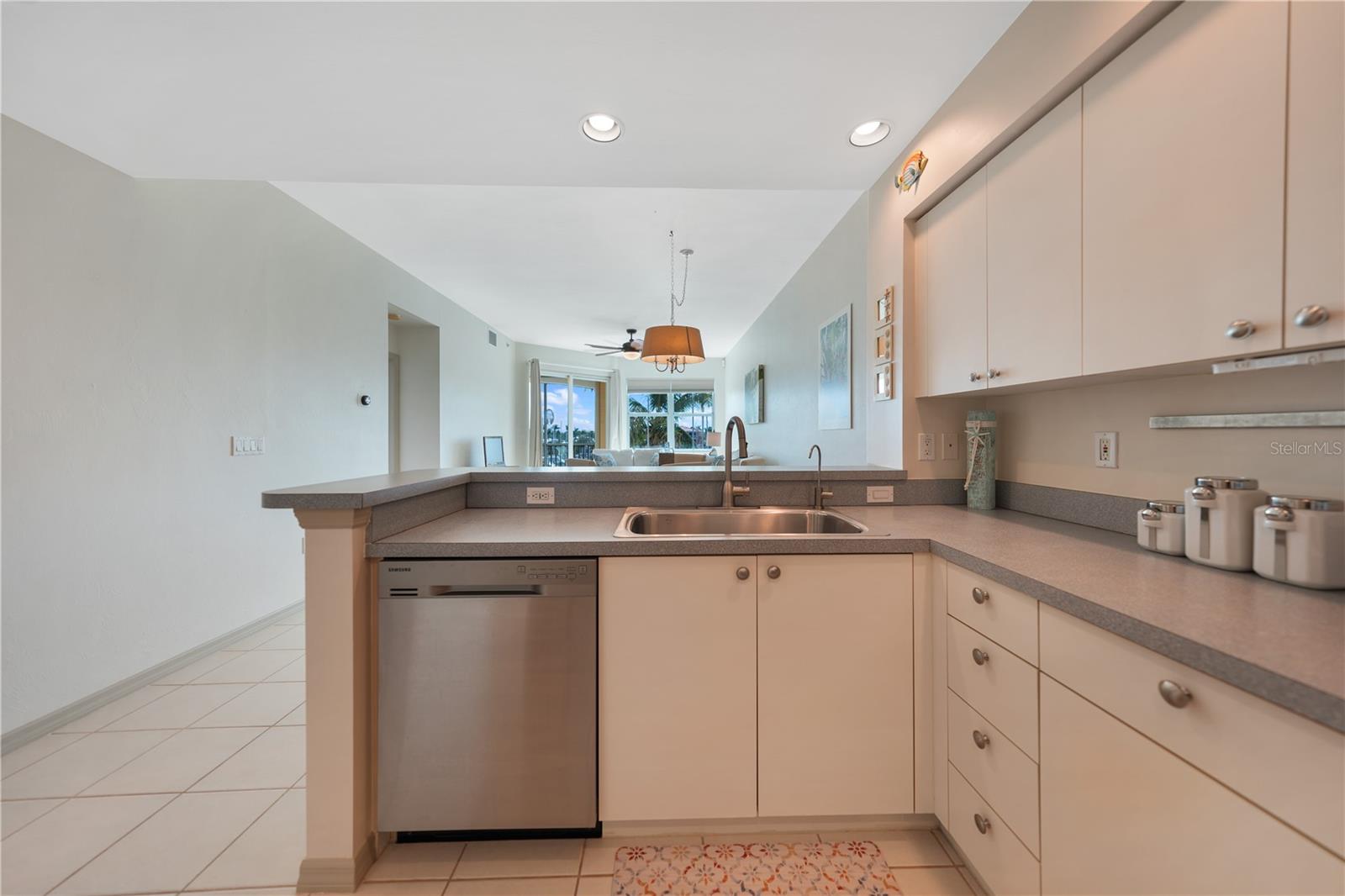 HARBOR TOWERS AT BURNT STORE - Residential