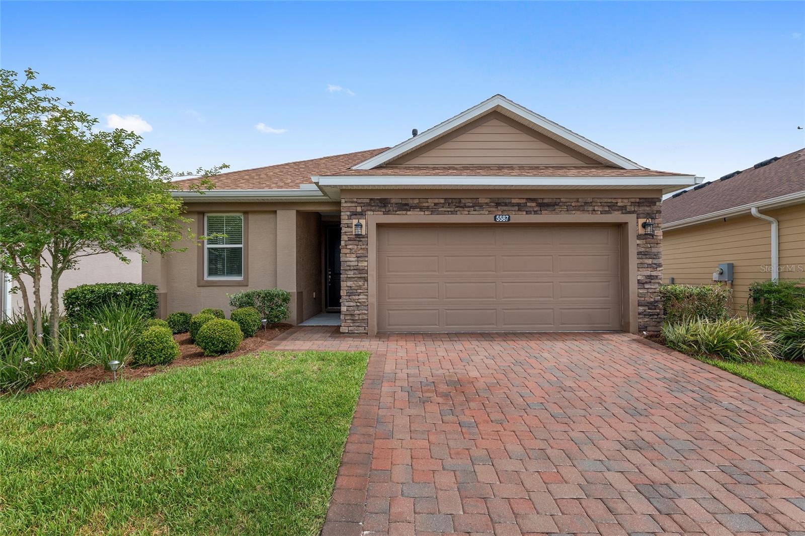 FOR RENT – Stunning 2 bed, 2 bath + flex room Rome model in Ocala Preserve, built in 2020 with solar panels for low electric bills. Gated, resort-style community with incredible amenities. Features include open floor plan, plank tile in main areas, granite kitchen with stainless appliances, pantry, and island. Split bedrooms; primary suite with walk-in closet, dual granite vanities, glass shower, and private water closet. Indoor laundry with cabinets and sink (washer/dryer included). Oversized screened lanai. HOA covers lawn care, landscaping, irrigation, fiber internet, and 24/7 gate. Amenities include pools, spa/fitness, tennis, pickleball, bocce, golf, trails, dog parks, clubhouse, and on-site restaurant/bar. Minutes to the World Equestrian Center.