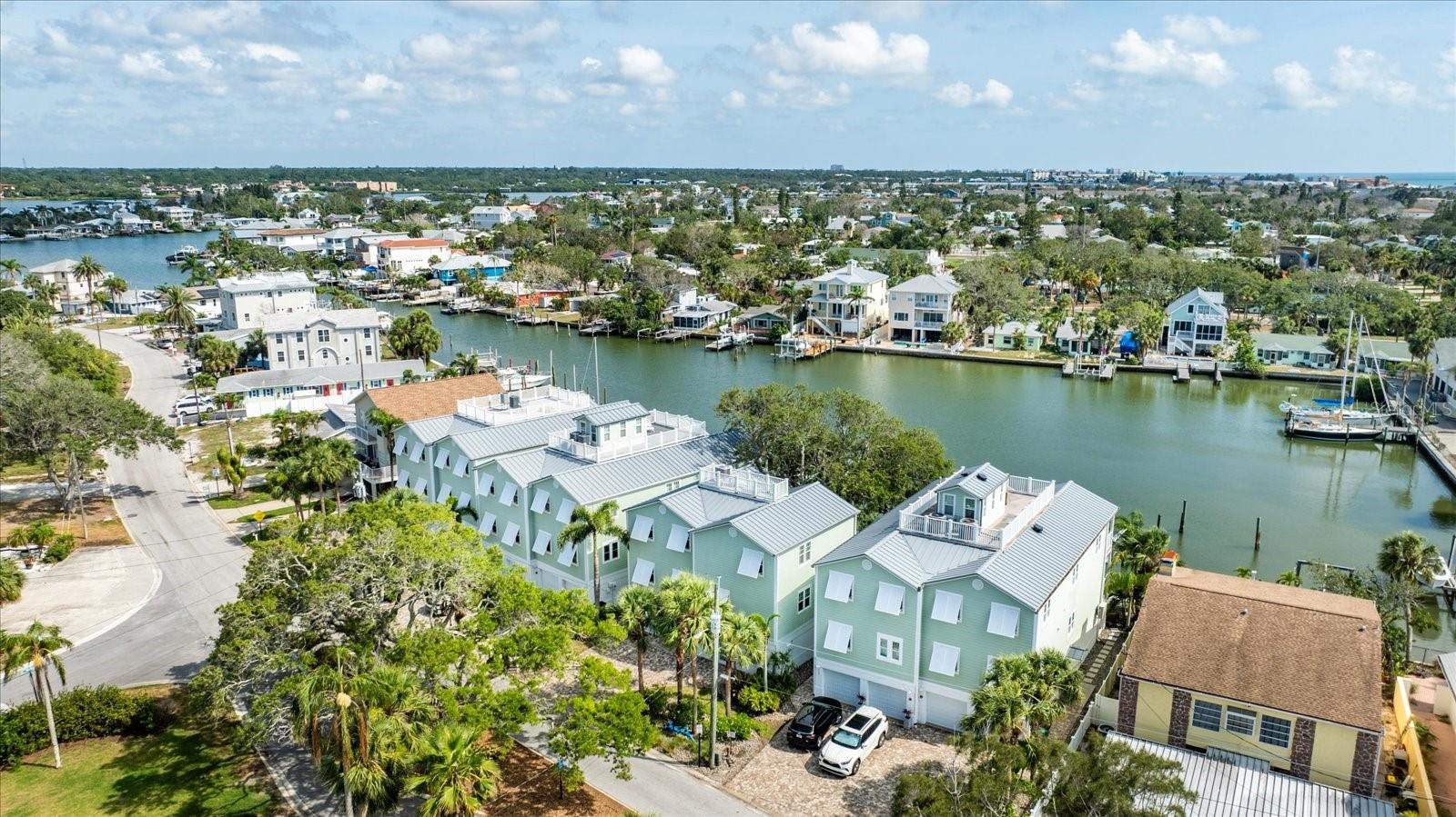 BAYSIDE OAKS - Residential