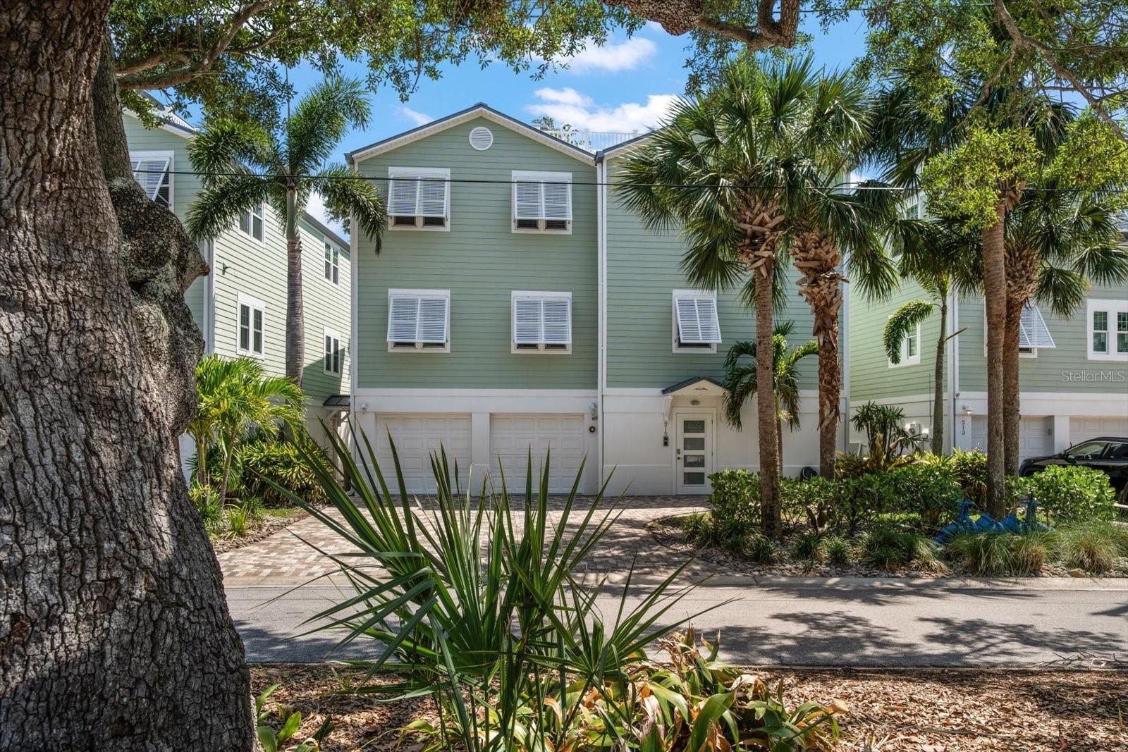 BAYSIDE OAKS - Residential