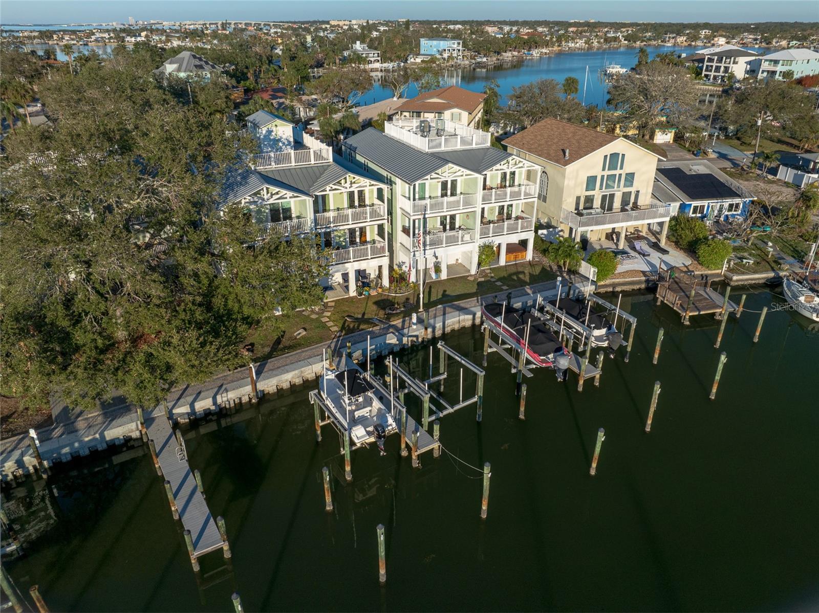BAYSIDE OAKS - Residential