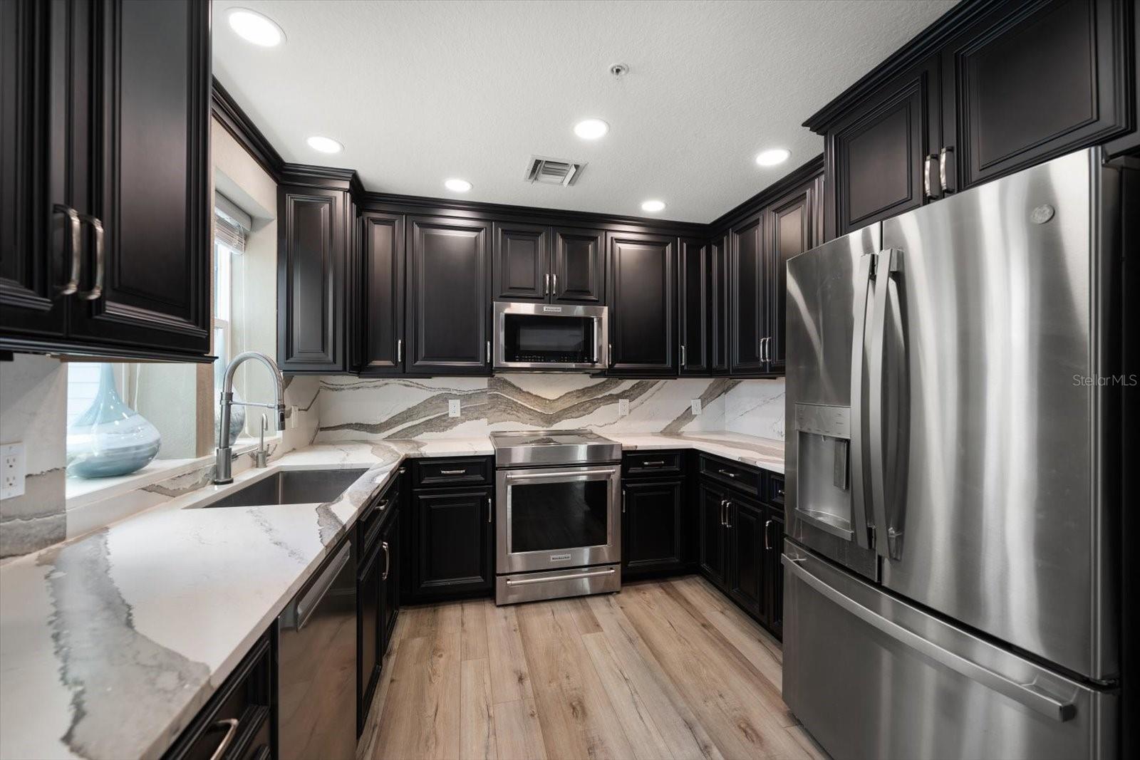 BAYSIDE OAKS - Residential