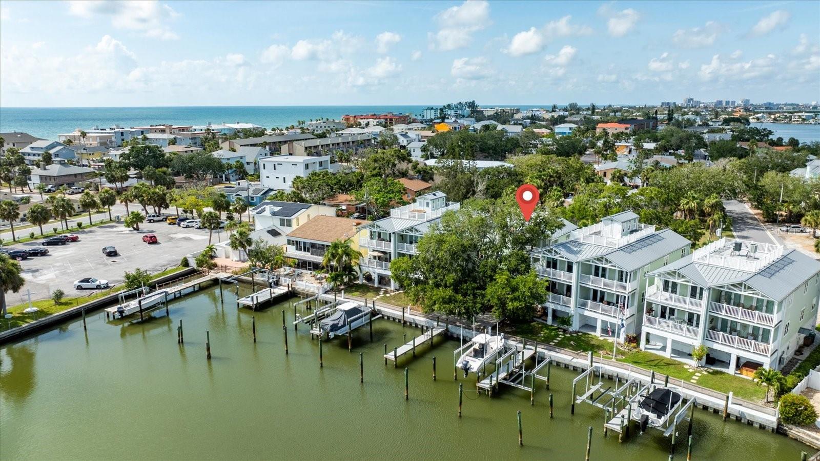 BAYSIDE OAKS - Residential
