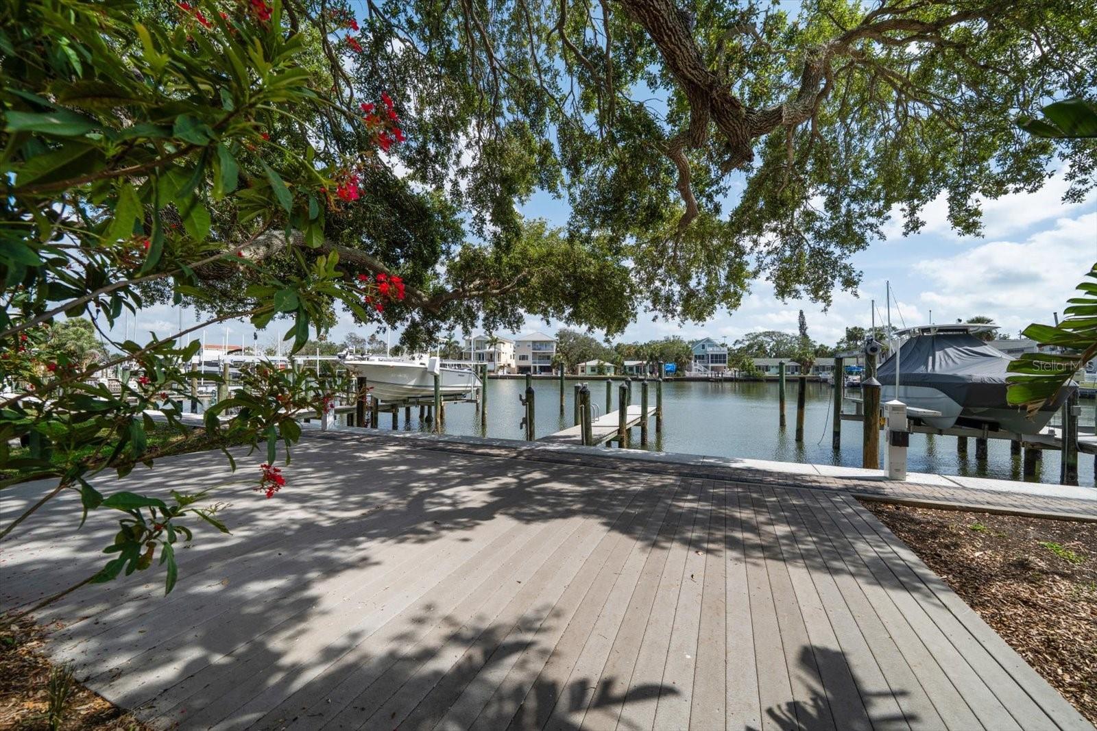 BAYSIDE OAKS - Residential
