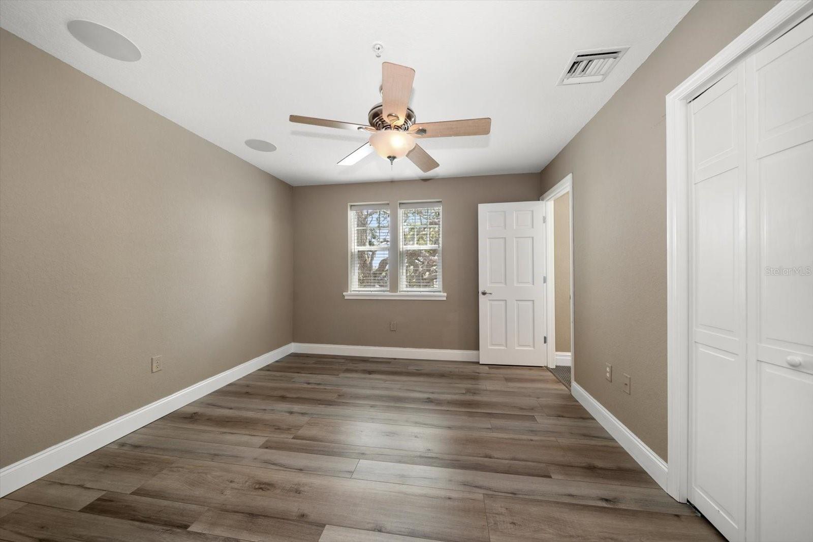 BAYSIDE OAKS - Residential