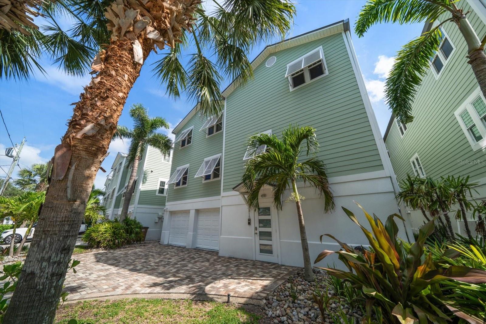 BAYSIDE OAKS - Residential