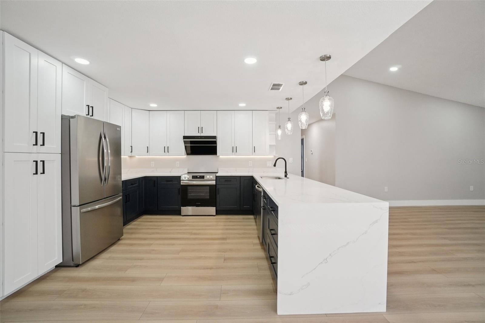 HIDDEN GROVE SUB - Residential