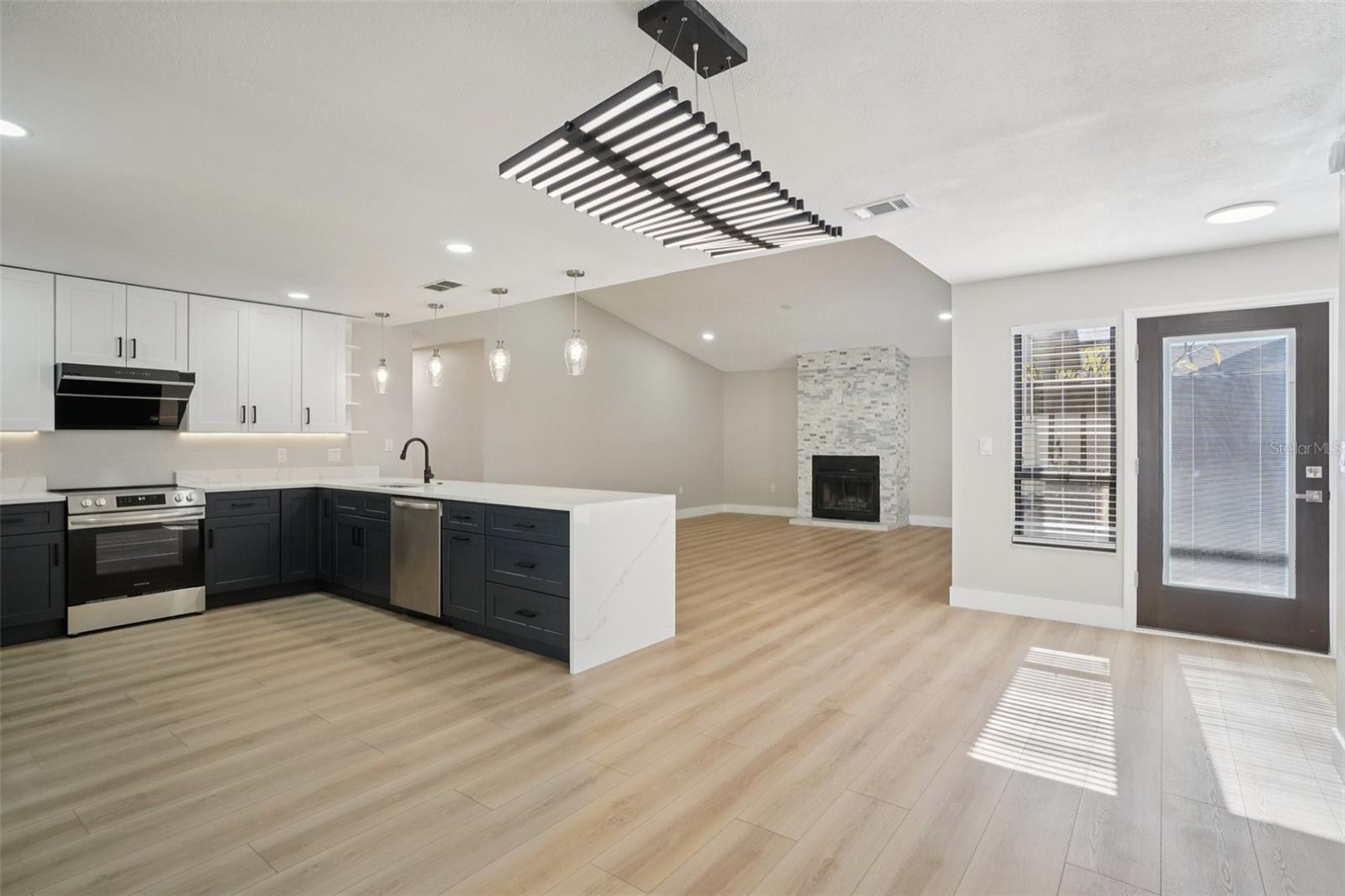 HIDDEN GROVE SUB - Residential