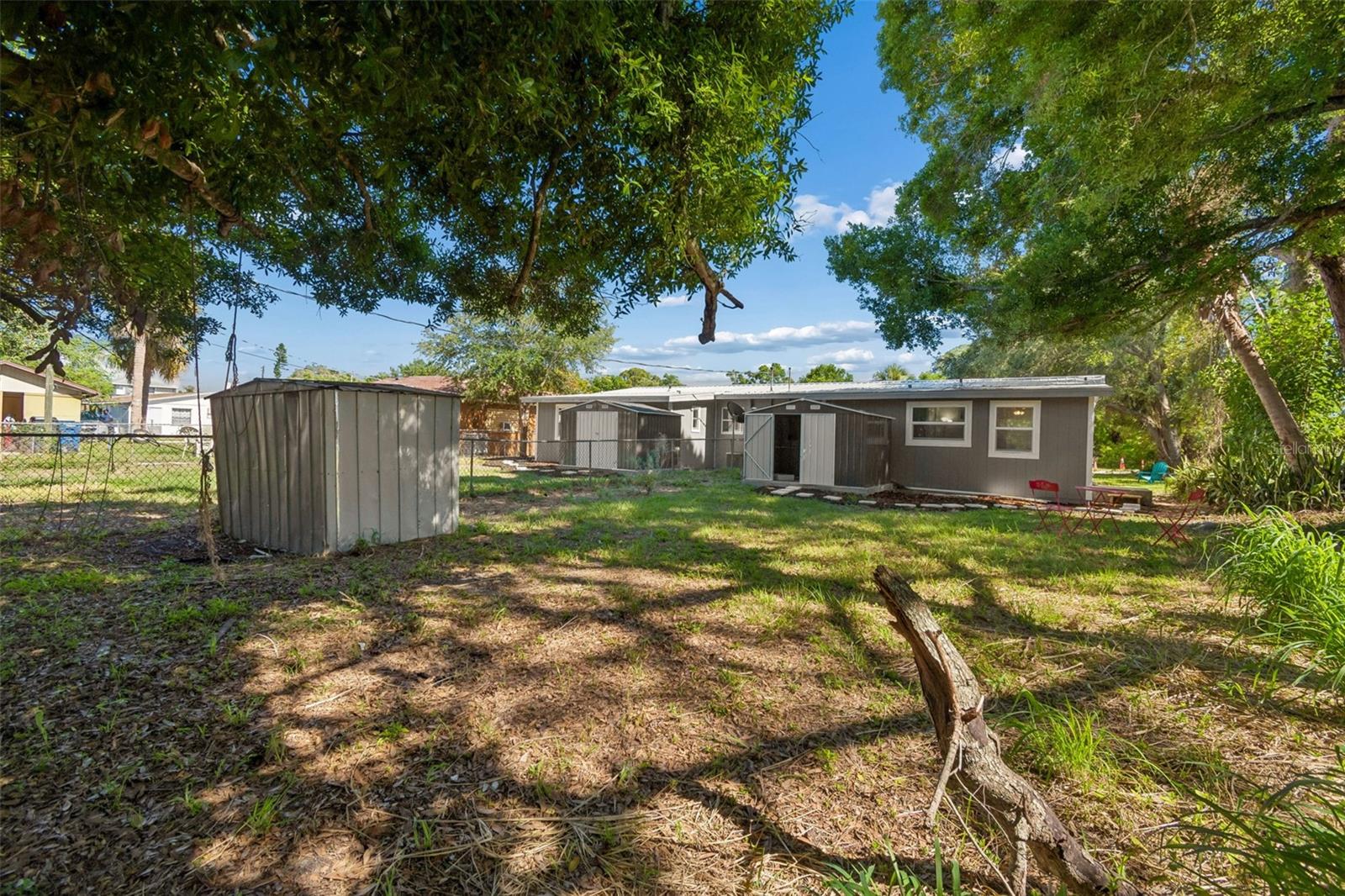 HOLIDAY HEIGHTS - Residential Income