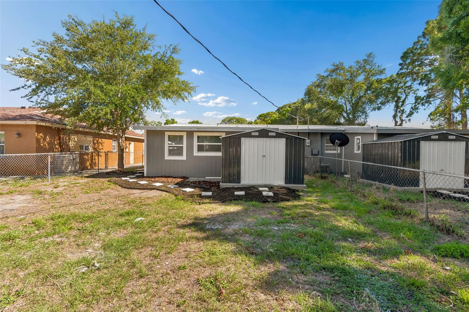 HOLIDAY HEIGHTS - Residential Income
